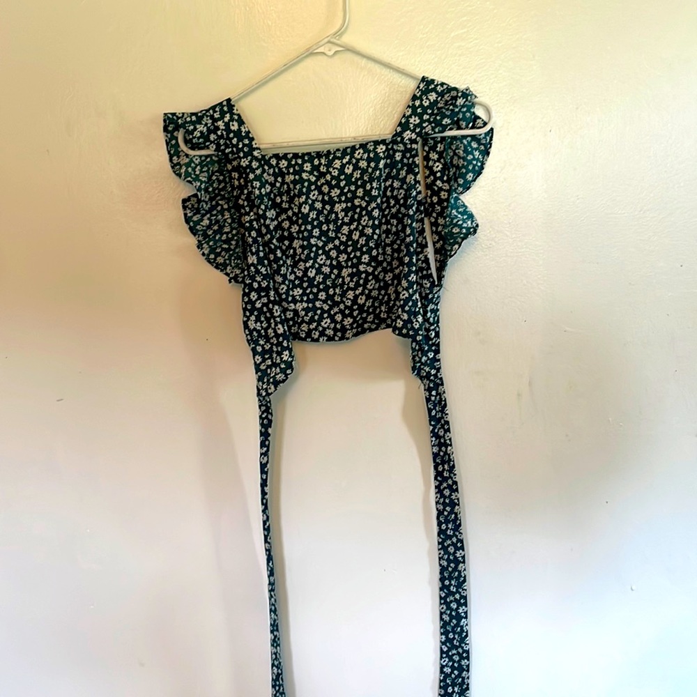 Floral print crop top forest green and white